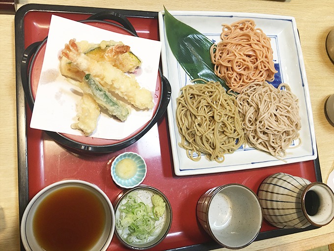 【和食麺処 サガミ】　天ぷら季節の三色そば