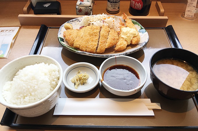 やよい軒 ロースとんかつとエビフライの定食 を食す M Sのあれこれ 富山の美味いグルメを食べ歩き