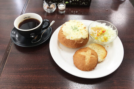 射水市【珈琲館】トロ〜リチーズとホワイトソース♪グラタンパンを食す！