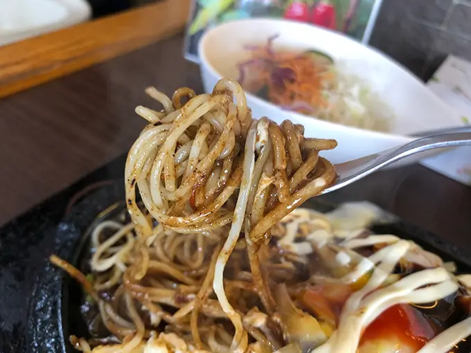 画像 フライパン&カレー てきさす ヤサ玉スパ大盛り 麺