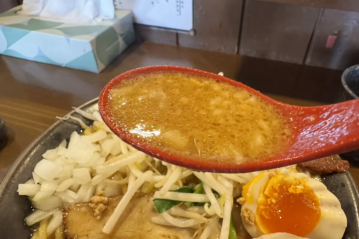 ベジポタ濃厚味噌ラーメン スープ