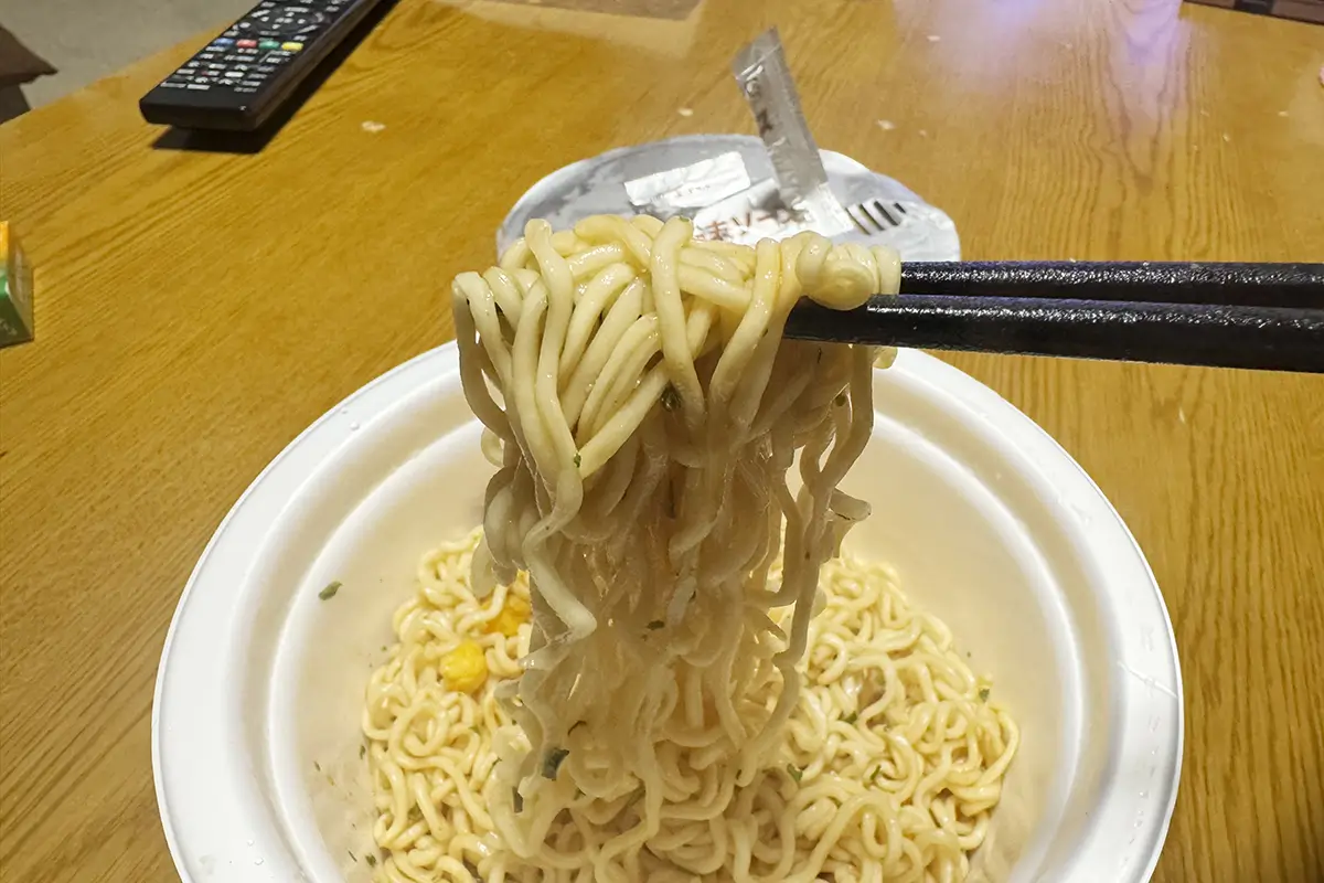 金ちゃんヌードル味焼そば　麺