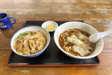 食堂やっちゃん　カツ丼+ラーメン