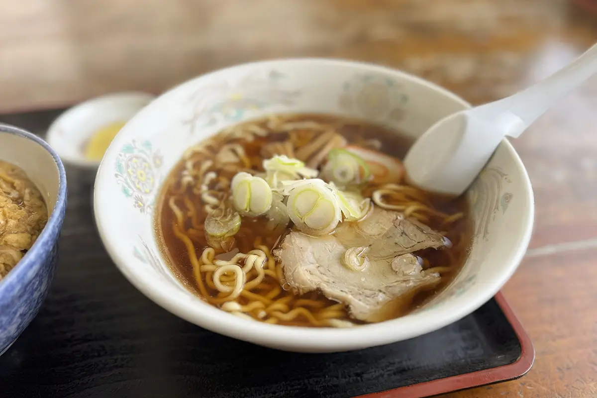 食堂やっちゃん　ラーメン