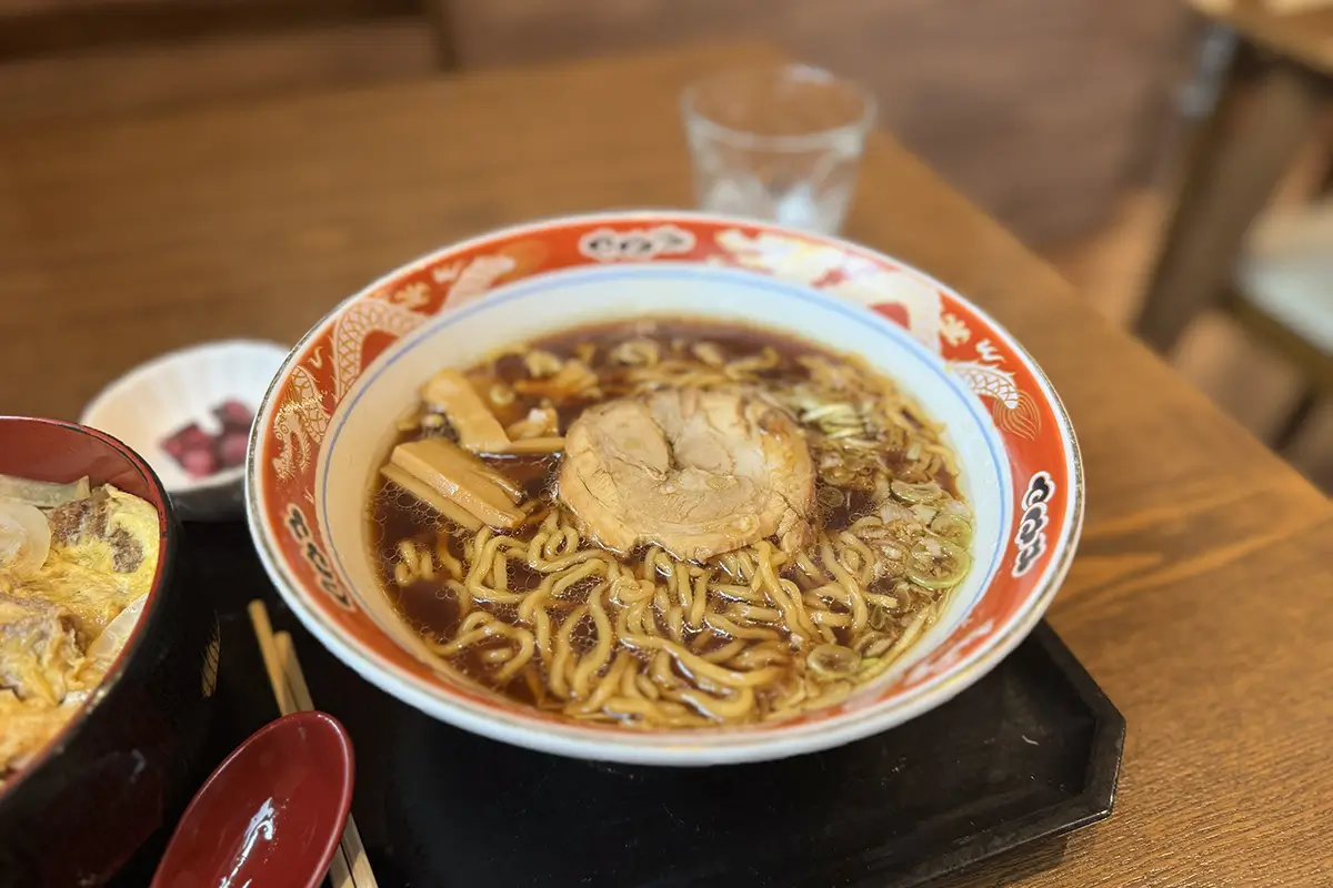 画像 お食事処あぽろ がっつりセット 速星ぶらっくらーめん