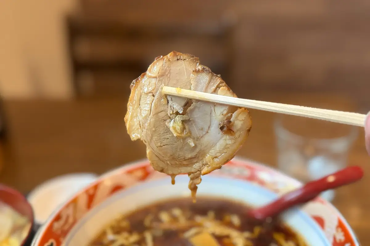画像 お食事処あぽろ 速星ぶらっくらーめん チャーシュー