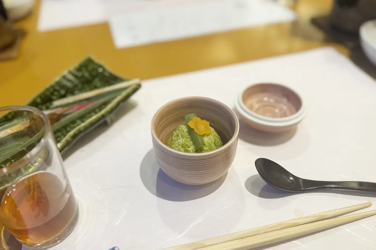 画像 長良川温泉 ホテルパーク 夕食 飛騨牛陶板焼き付の懐石コース 蒸し物 枝豆饅頭