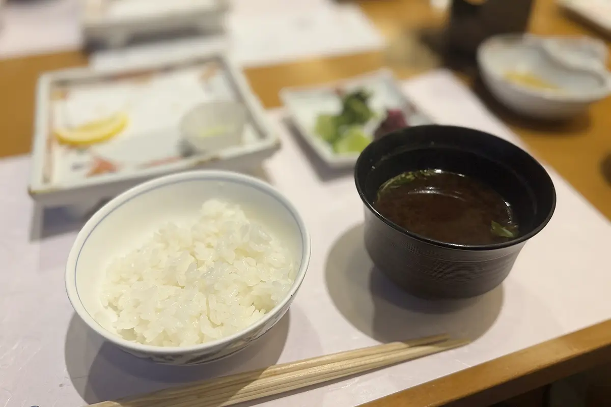 画像 長良川温泉 ホテルパーク 夕食 飛騨牛陶板焼き付の懐石コース ご飯・赤出し味噌汁