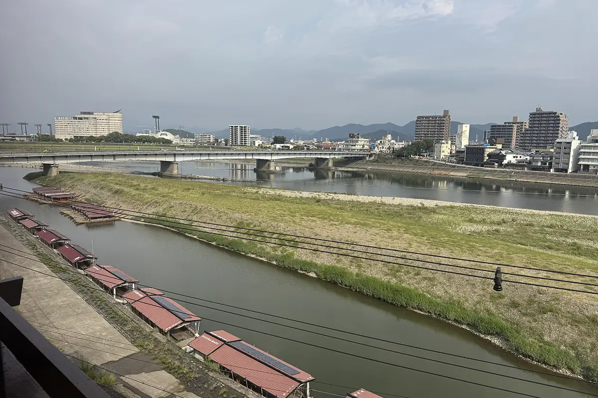 画像 長良川温泉 ホテルパーク 川側和室から長良川を望む