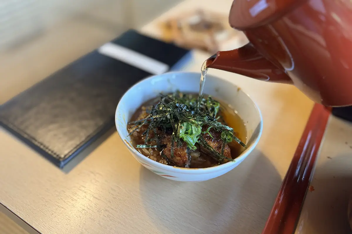 画像 嘉門 ひつまぶし 出汁をかけてお茶漬けに