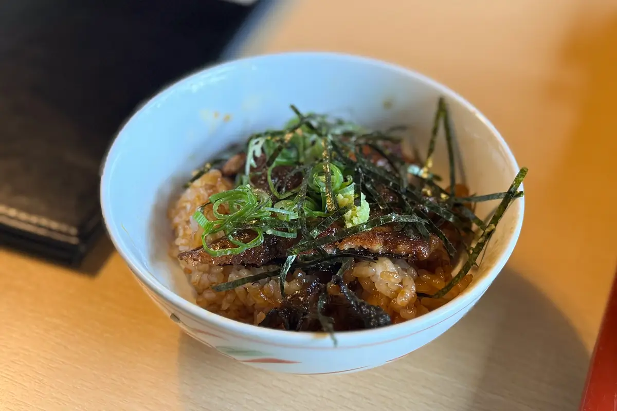 画像 嘉門 ひつまぶし 薬味を乗せて食べる