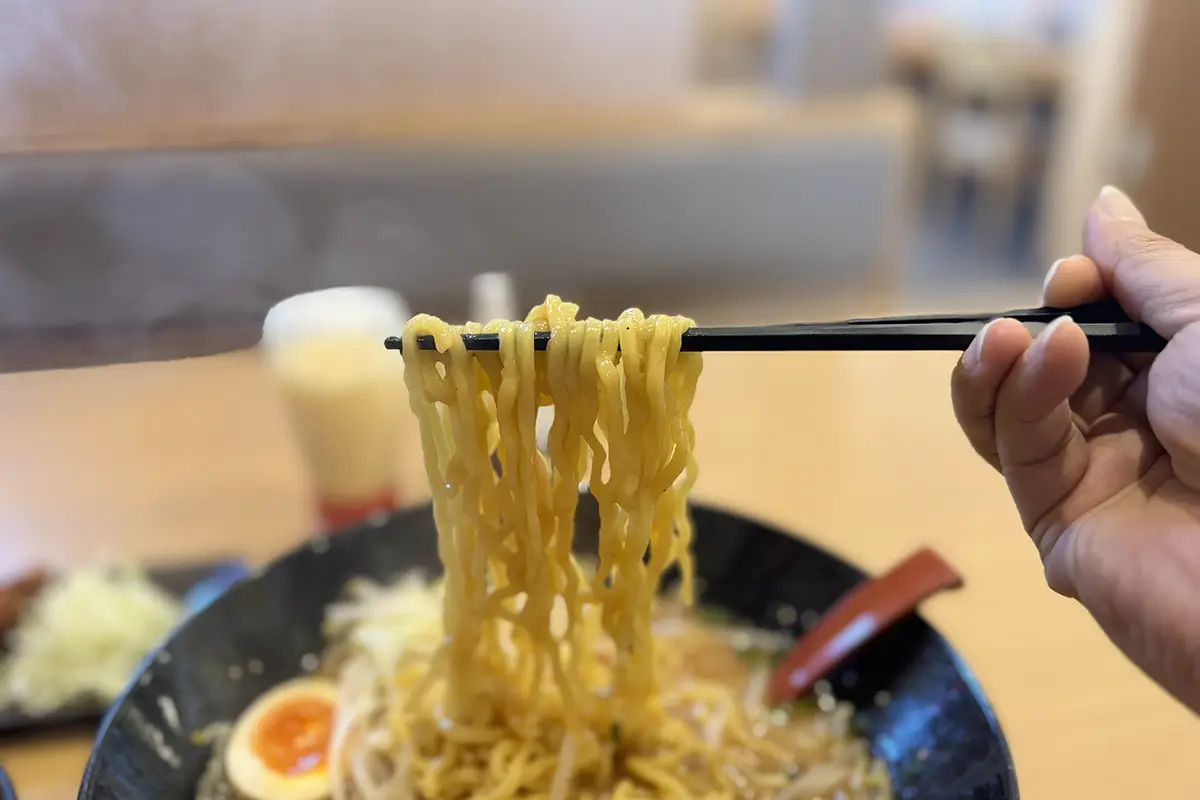 めん丸　Aランチ　味噌ラーメン　麺