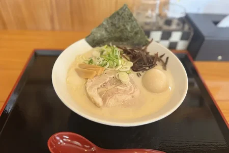 麺屋 和BISABI　豚鶏ラーメンみそ 大盛り　煮卵トッピング