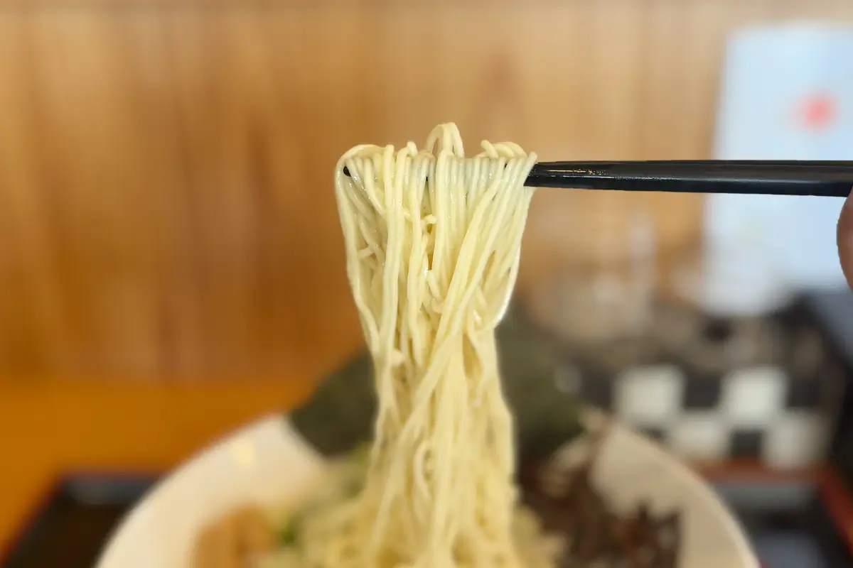 画像 麺屋 和BISABI 豚鶏ラーメンみそ 細麺