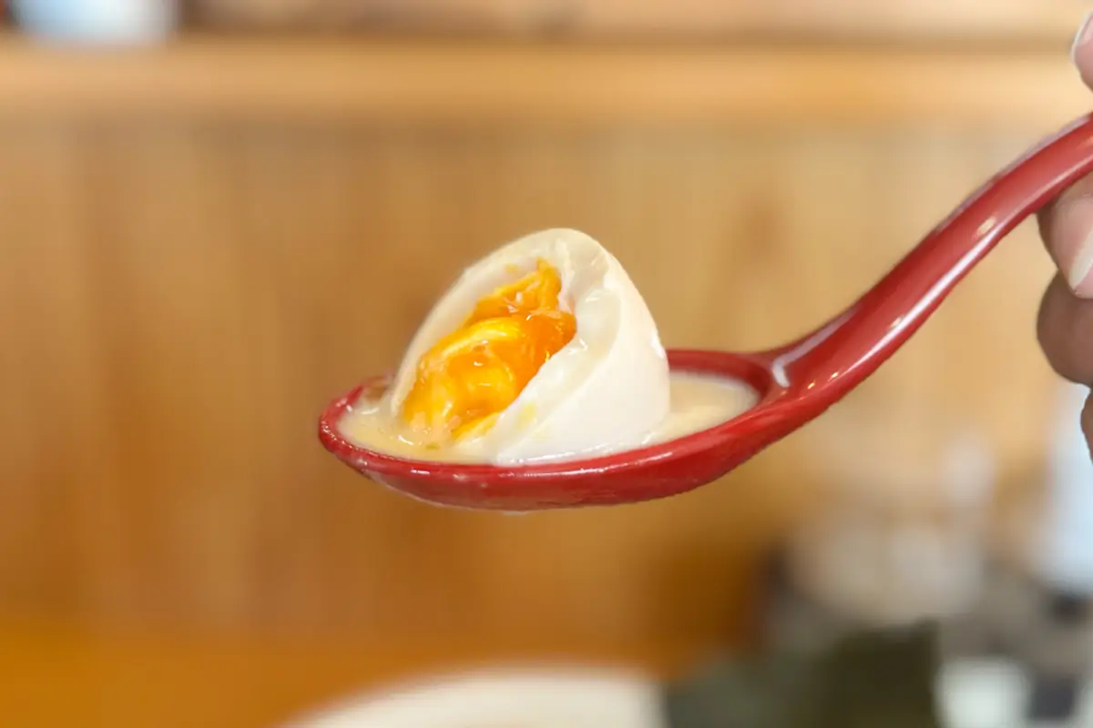 画像 麺屋 和BISABI 豚鶏ラーメンみそ 煮卵