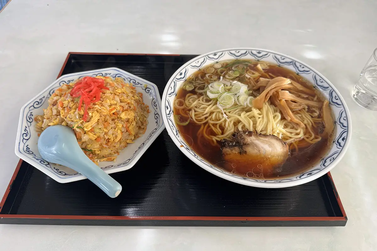 大湖　大学ラーメンと焼き飯