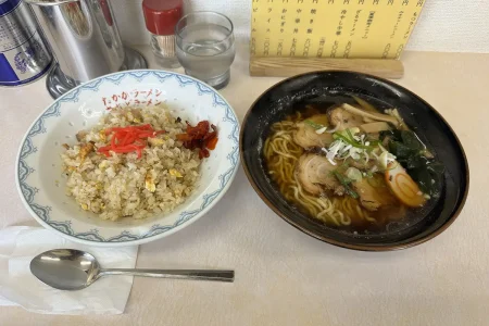 なんばんラーメン　チャーシューメンと焼き飯
