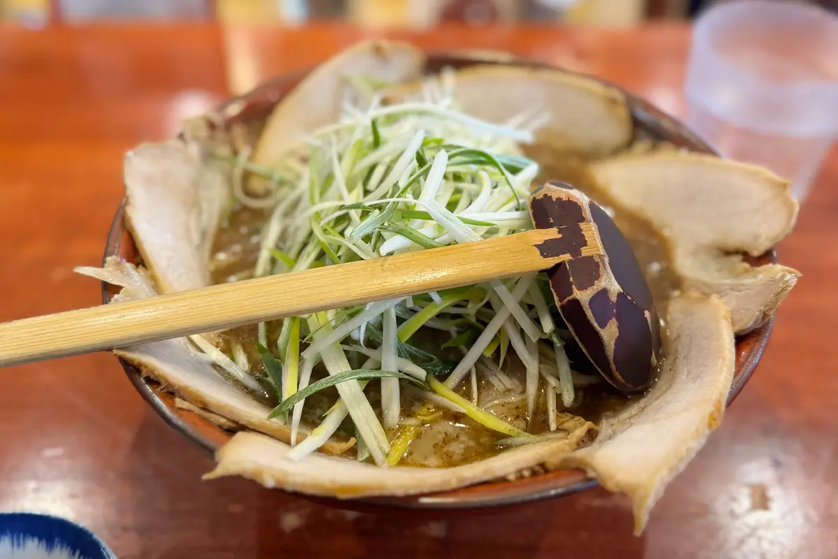 らーめん むてっぽう 富山本店　魚介醤油チャーシューメン大盛り