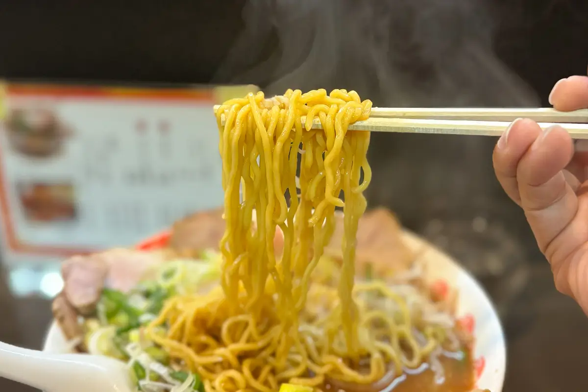 らーめん亭　味噌チャーシュー麺　麺