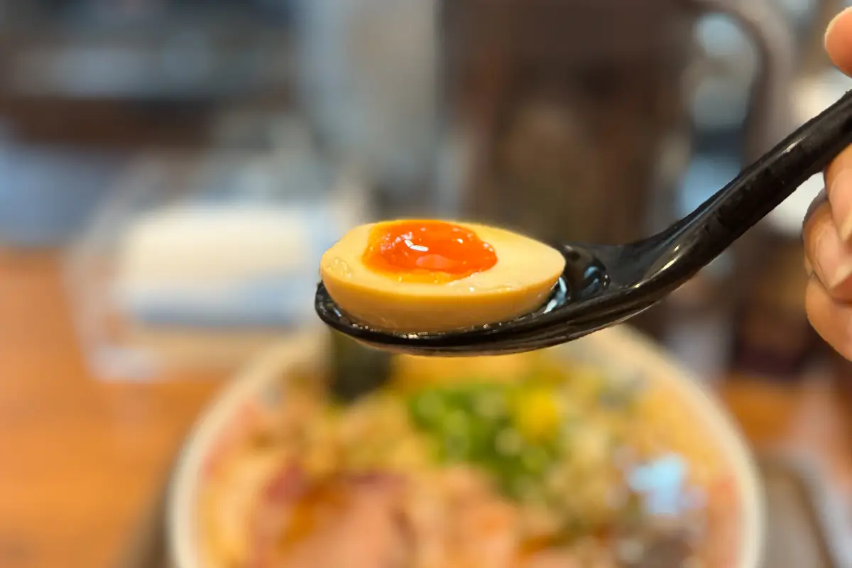 おっさん食堂　特製中華そば　煮卵