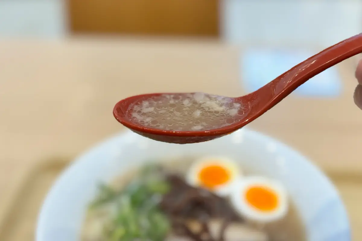 博多だるま　博多豚骨ラーメン味玉入　スープ
