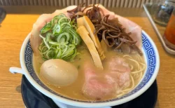 博多ラーメン10（いちお）　全部乗せ　とんこつ