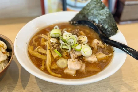 ひでお屋 中田店　ひでおブラックラーメン