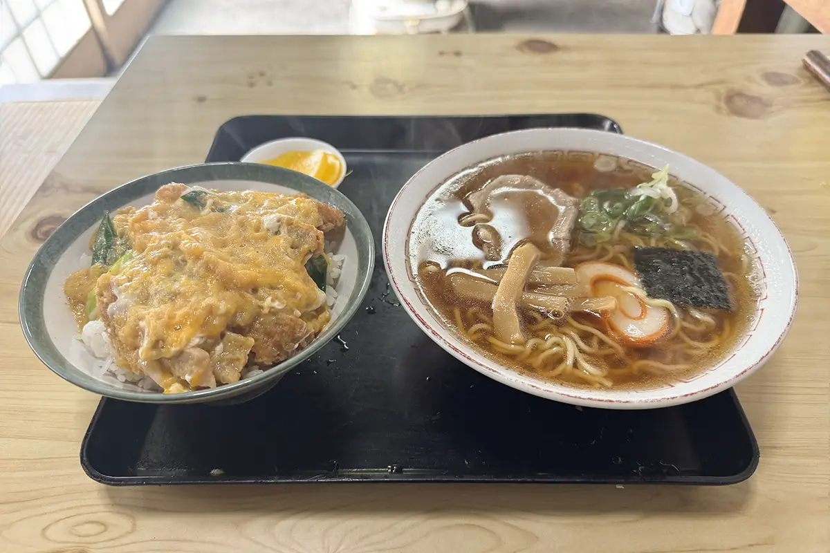 画像 海津屋本店 かつ丼+中華そば