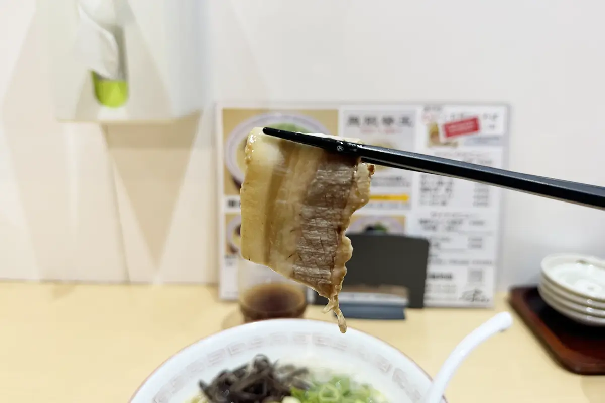 博多ラーメンべすとん　博多ラーメン　チャーシュー