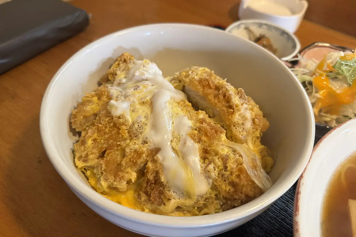 きく亭　カツ丼セット（ラーメン麺大盛り）　カツ丼