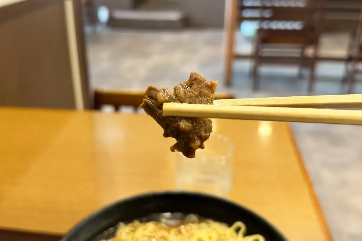 くるん食堂　和風ラーメン（大盛り）　牛すじ